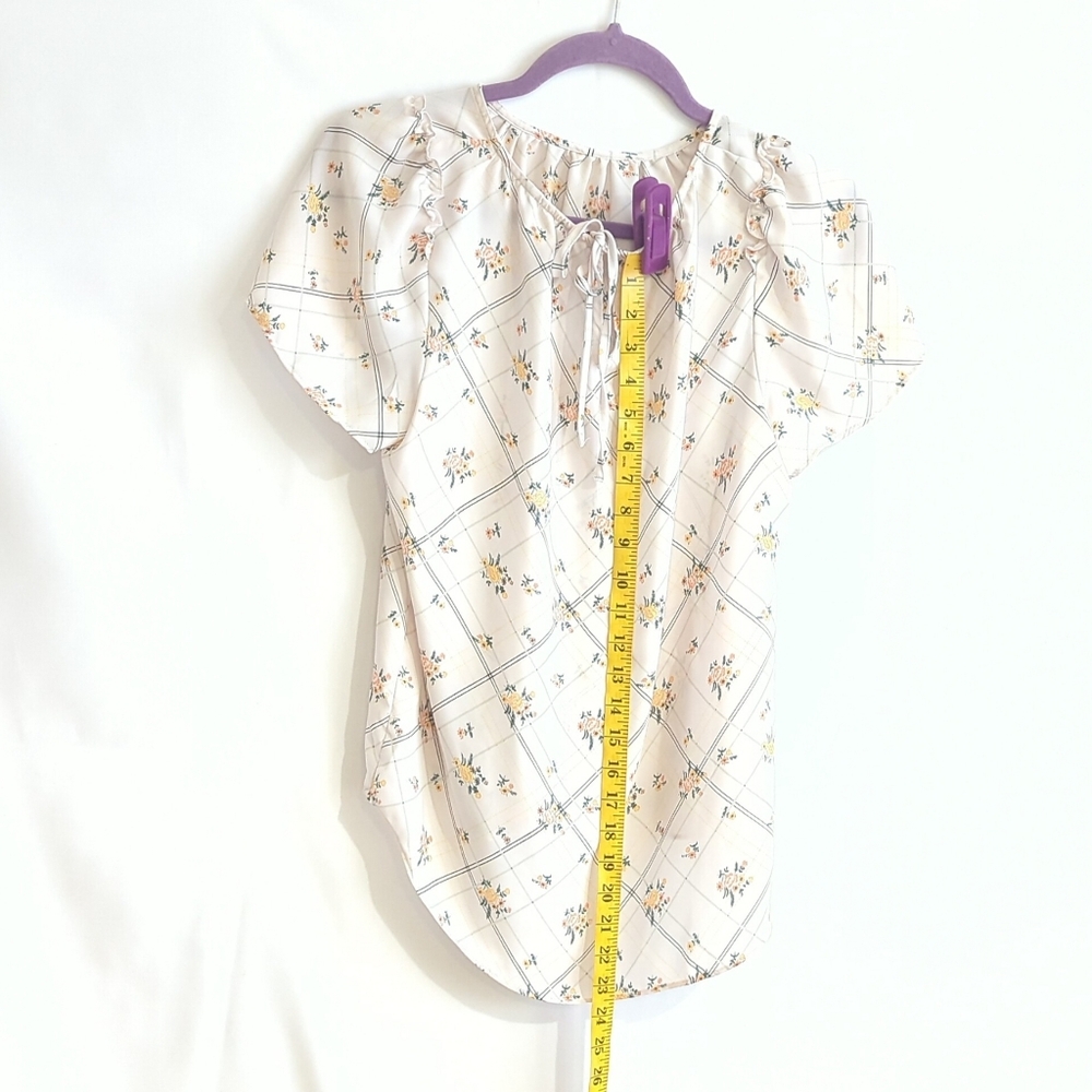 LC Lauren Conrad Cream w Yellow & Pink Floral Lightweight Top Keyhole Back Sze M - Picture 3 of 9